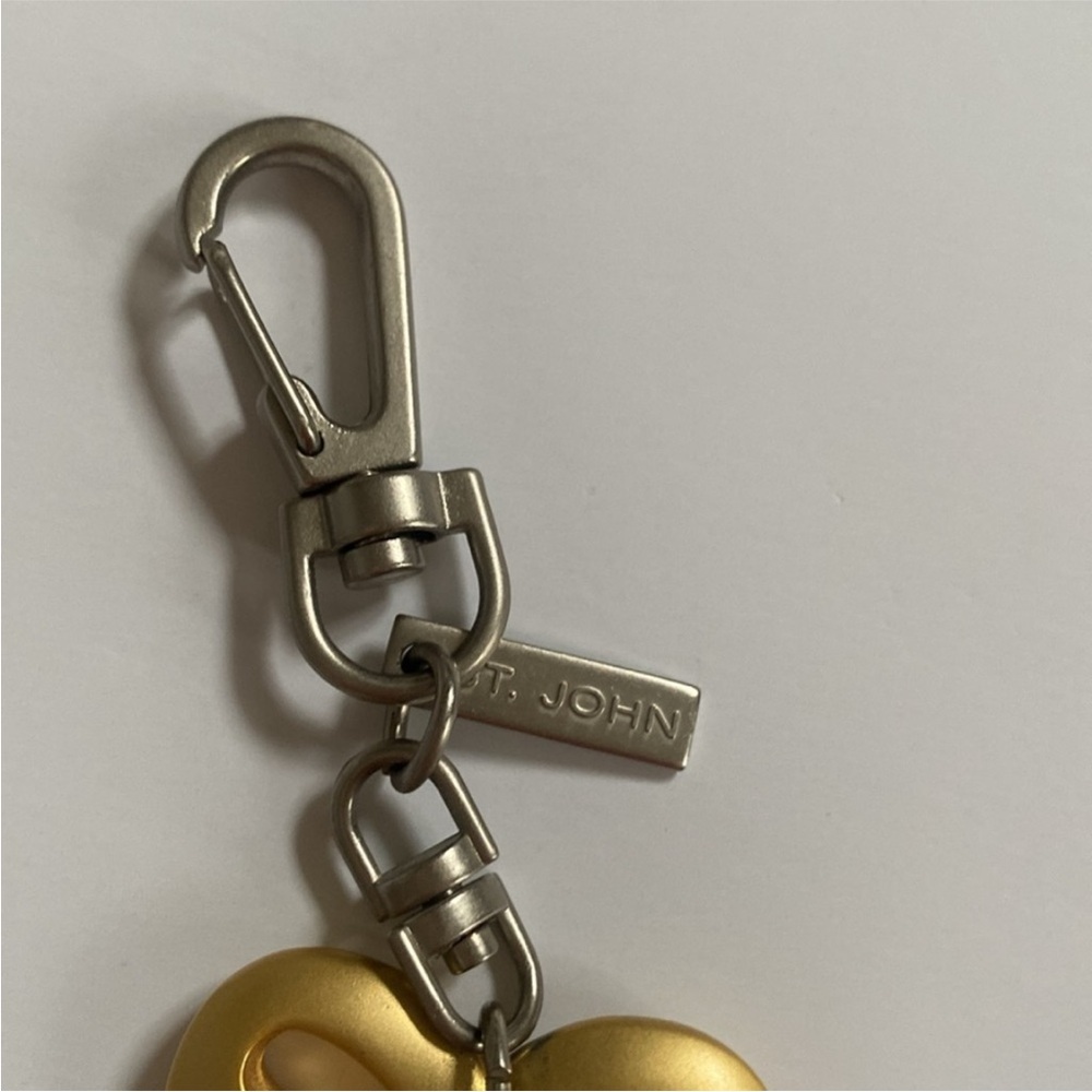 St. John Keyring Heart & Butterfly Matte Gold Tone Key Holder Bag Purse Charm - Picture 3 of 9